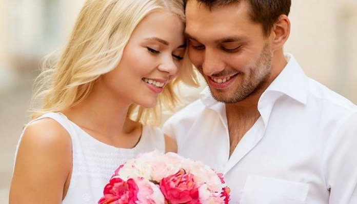 Love Horoscope Today 30 March 2023 : You will be seen in a romantic mood throughout the day, will spend time with your partner, know how your love life will be