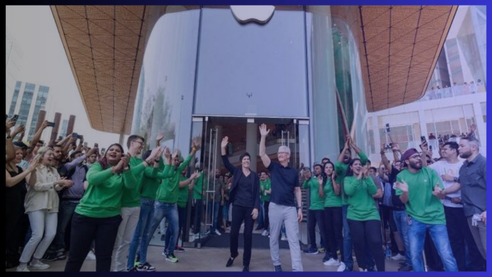 Apple Mumbai Store: The country's first Apple store opened, CEO Tim Cook did the grand opening of the first flagship store in Mumbai