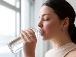 Food Eating Mistakes : Drinking water after eating these 5 things can be harmful for your health, be careful