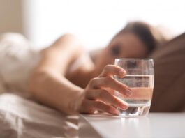 These 6 things should not be eaten just before sleeping, even water can spoil your health.
