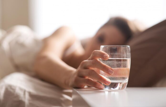 These 6 things should not be eaten just before sleeping, even water can spoil your health. These 6 things should not be eaten just before sleeping, even water can spoil your health.