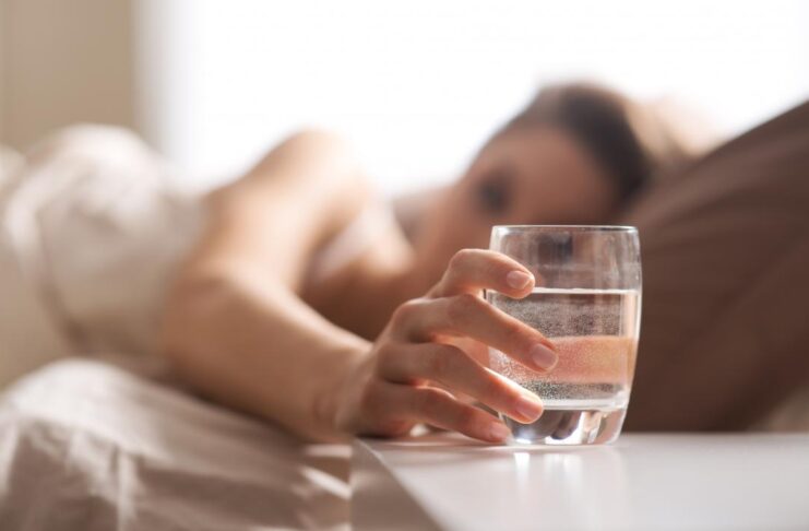 These 6 things should not be eaten just before sleeping, even water can spoil your health.